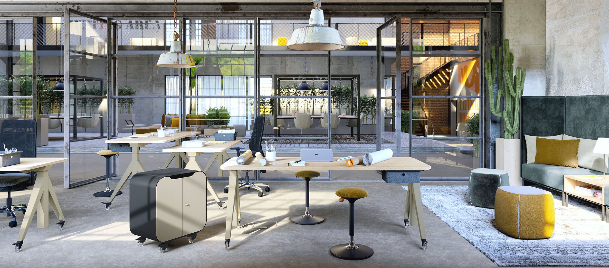 Arbeitsplatz mit Schreibtisch und Stuhl in einem modernen Büro