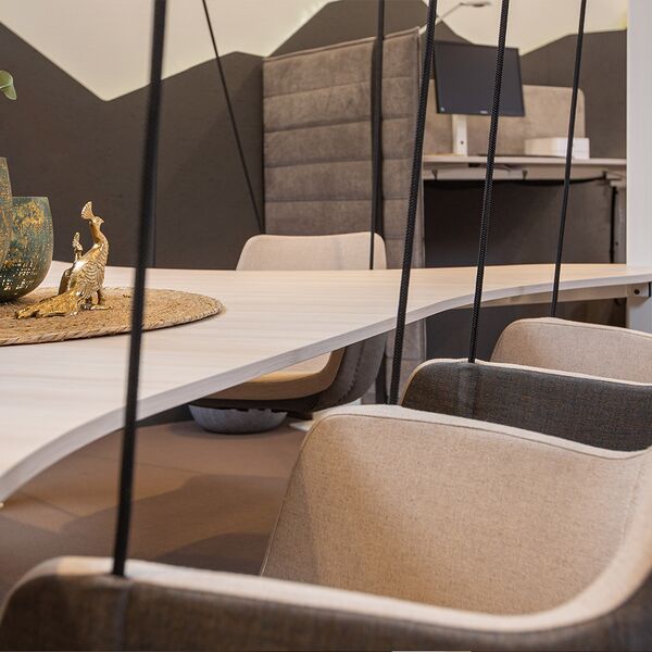 Konferenzeinrichtung schwarz Chrom - Schrader Bürokonzepte