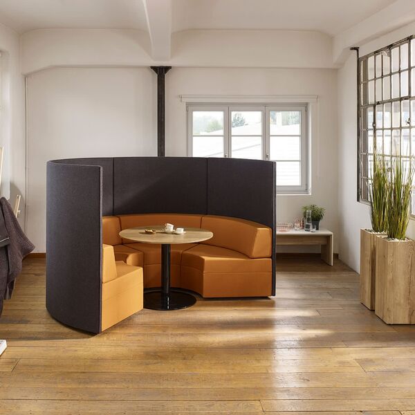 Kommunikationsecke in orange