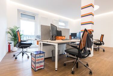 Farbenfrohe Office Einrichtung am Dom