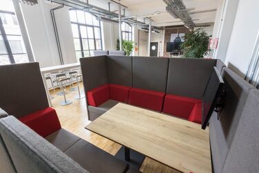 Bunte Farben und funktionale Möbel