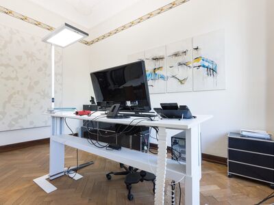 Computer am Schreibtisch a m Architekten