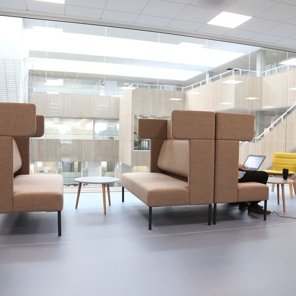 Kommunikation, Lounge & Meeting Point im Büro