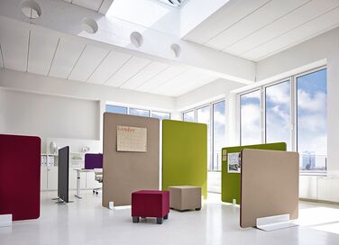 Akustik Stellwände im Büro in verschiedenen Farben