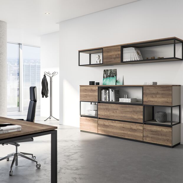 Büroschrank in holz mit wohnlicher Atmosphäre