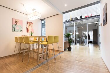 Moderne Büroeinrichtung bei Cookie Bros in Köln