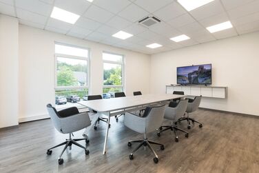 Moderne Büroeinrichtung bei Tora Pharma