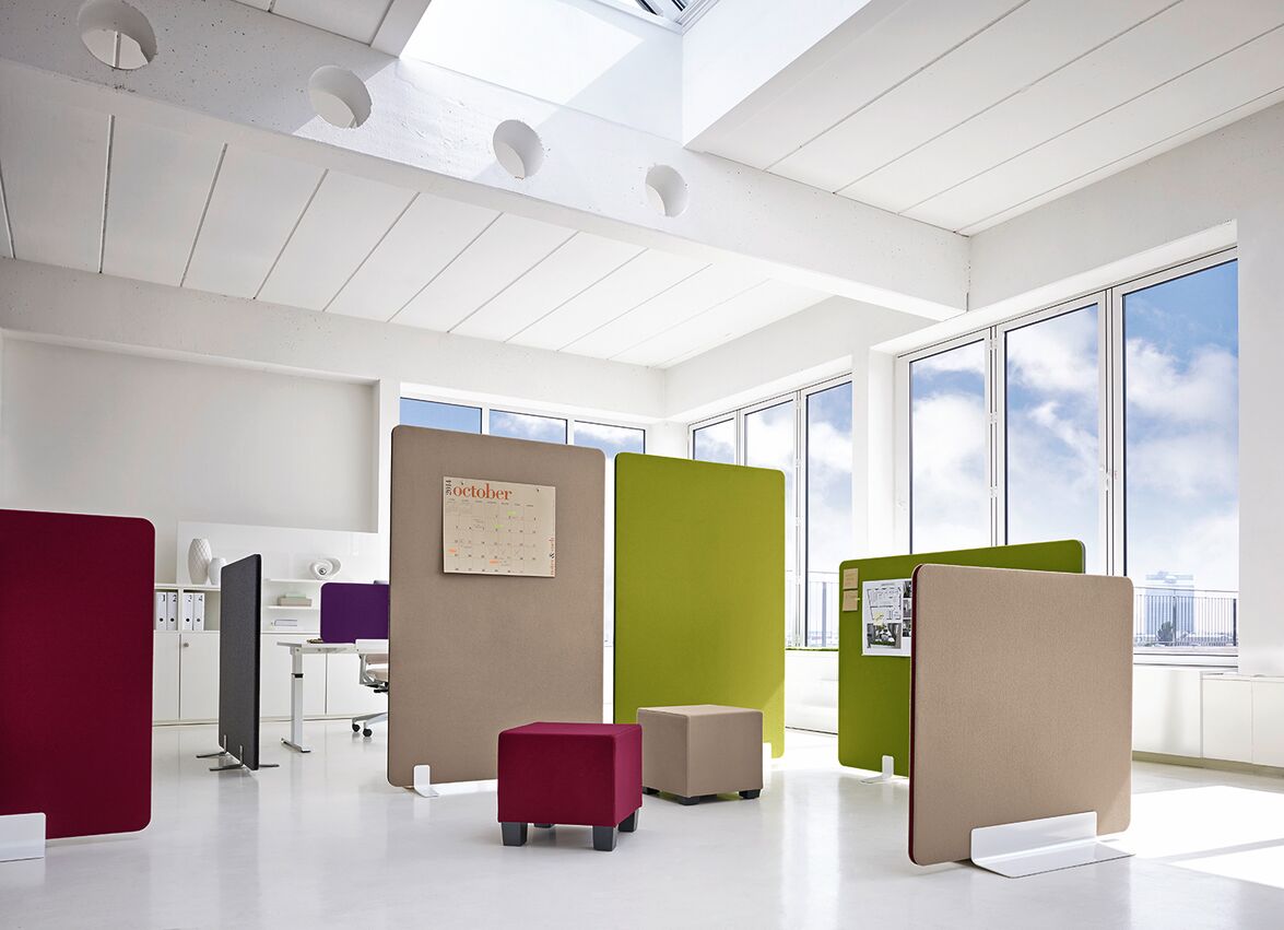 Akustik Stellwände im Büro in verschiedenen Farben