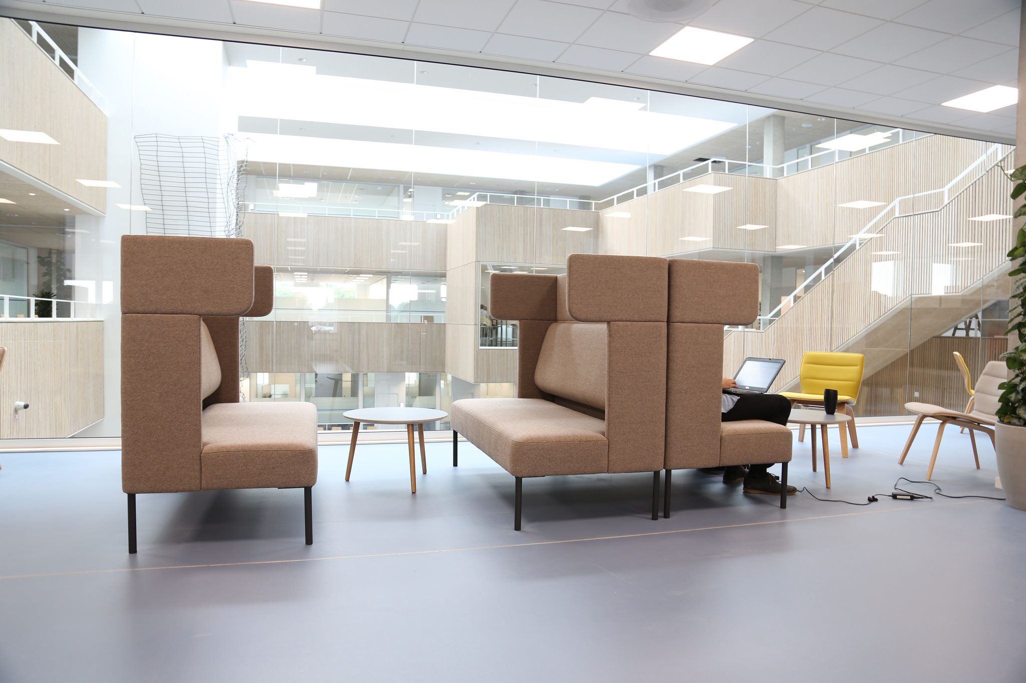 Kommunikation, Lounge & Meeting Point im Büro